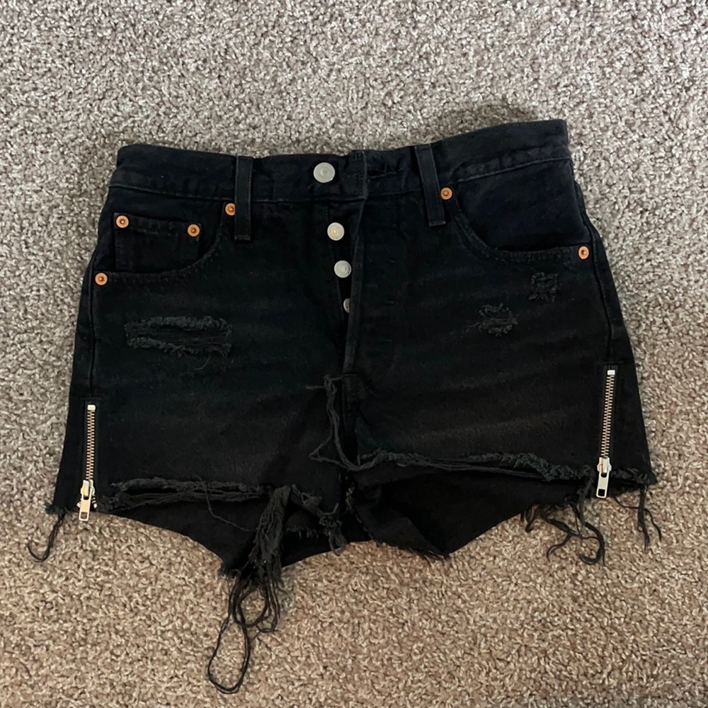Black Levi’s 501 Shorts